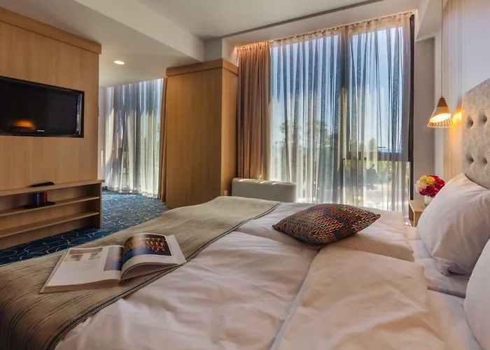 Хотел Marina 3*