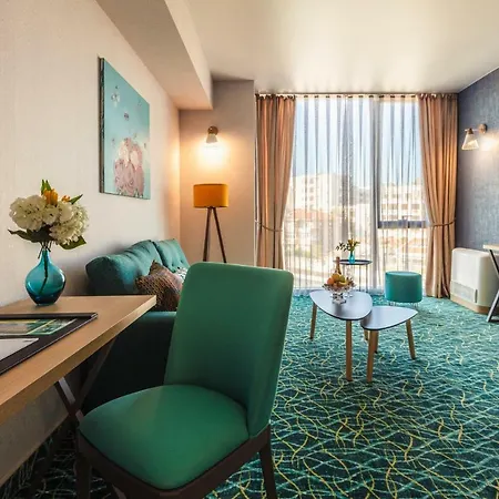 Marina Hotel