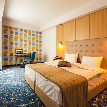 Marina Hotel